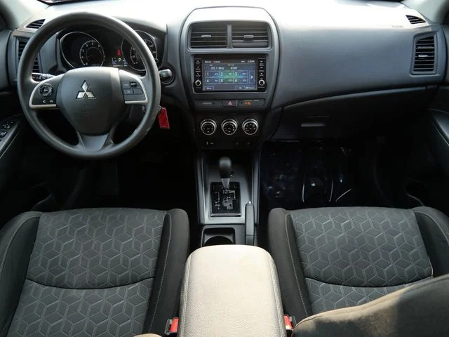 Used 2022 Red Mitsubishi 2.0 ES image 13