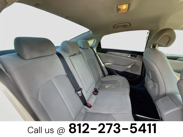 Used 2016 White Hyundai SE image 24