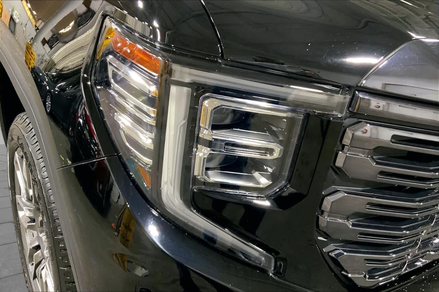 Used 2023 Onyx Black GMC Denali Ultimate image 28
