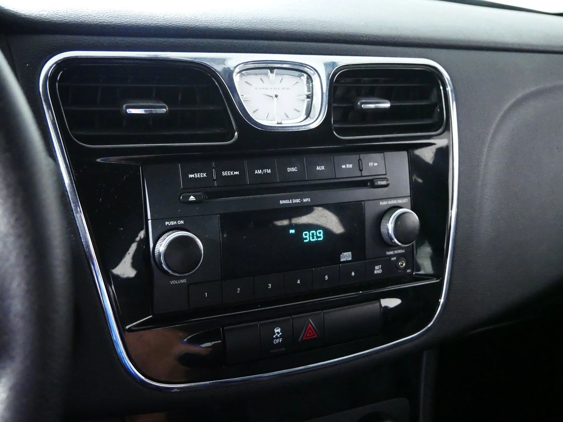 Used 2011 Bright Silver Metallic Chrysler LX image 22