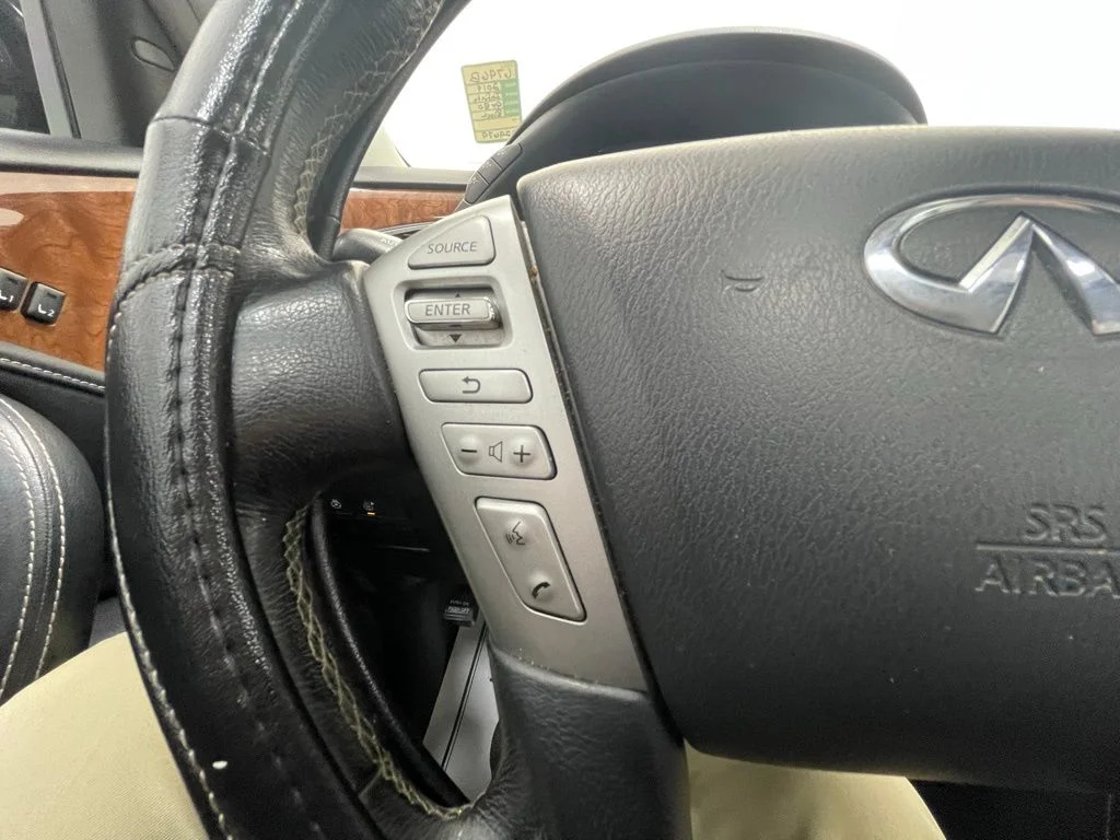 Used 2019 Black INFINITI LUXE image 24