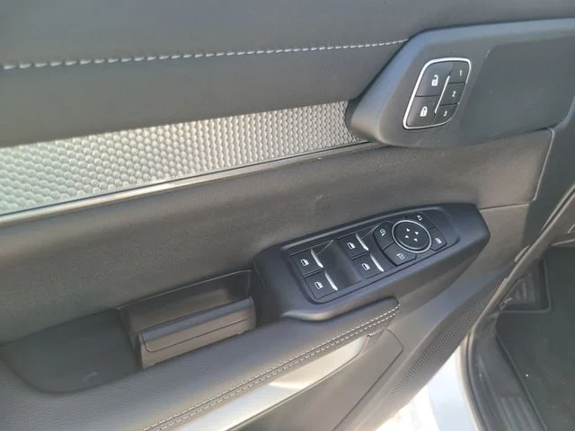 New 2026 Oxford White Ford Lariat image 17