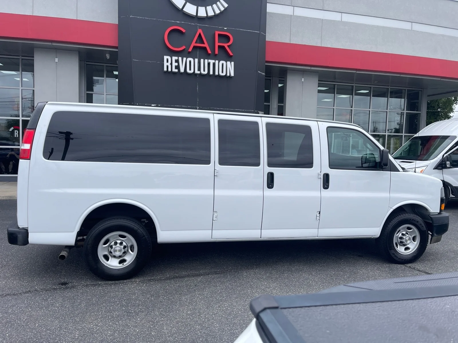 2023 Chevrolet Express Passenger LS - Photo 8