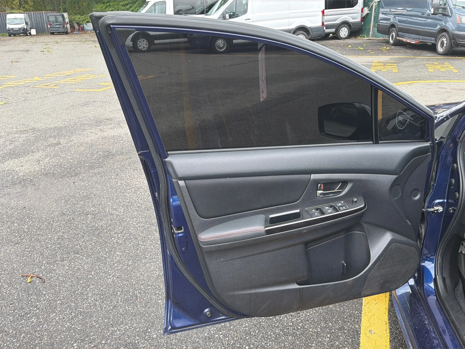 Used 2017  Subaru  image 7