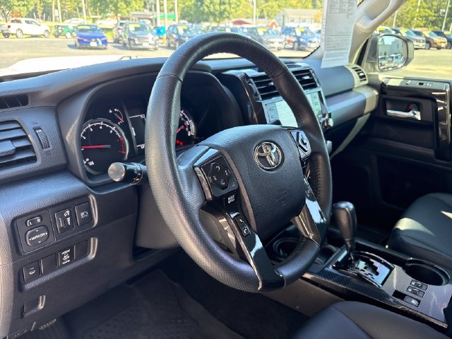 Used 2021 White Toyota Venture image 14