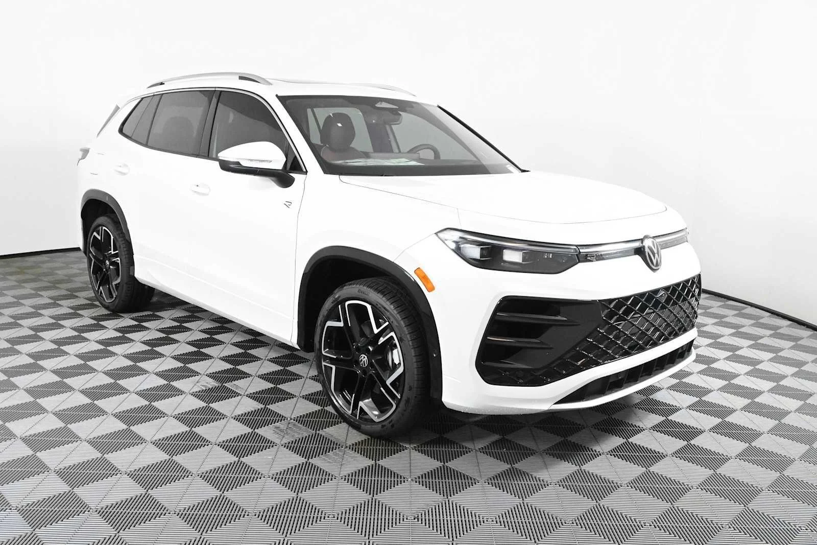 New 2026 Opal White Pearl Volkswagen SEL R-Line Turbo image 1