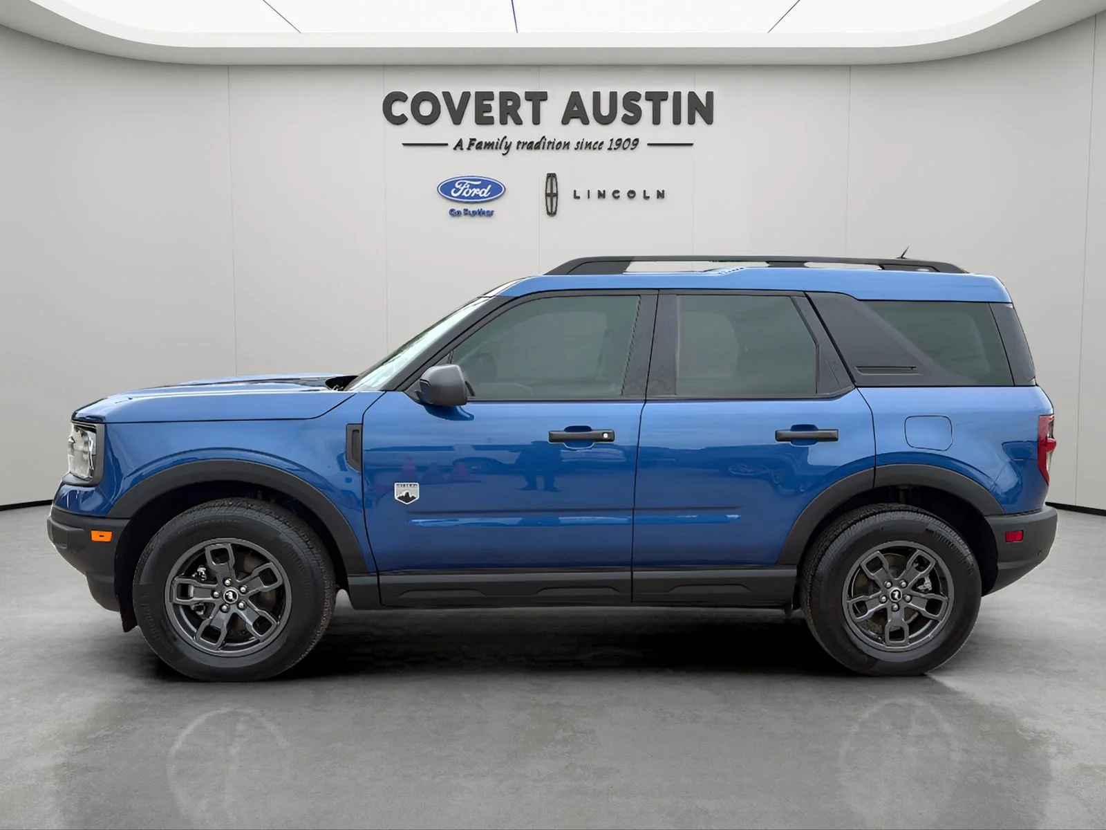 Used 2024 Blue Ford Big Bend image 2