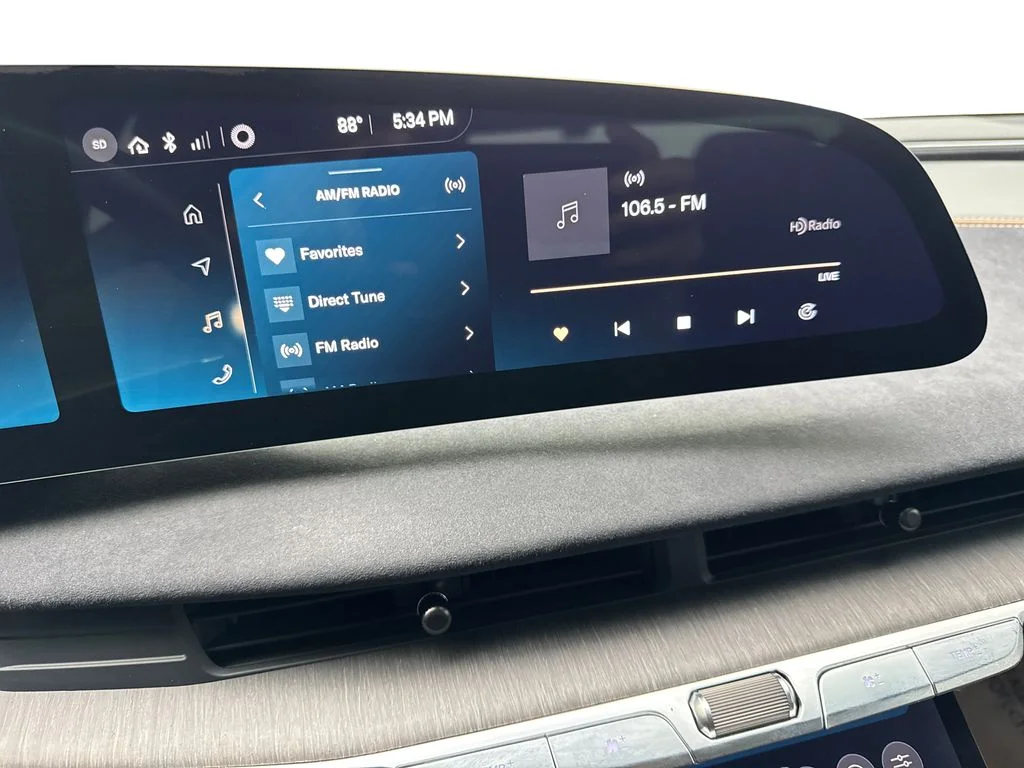 Used 2022 Red Lucid Grand Touring image 63
