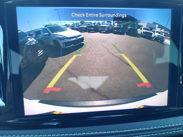 Used 2025 White Chrysler Select image 17