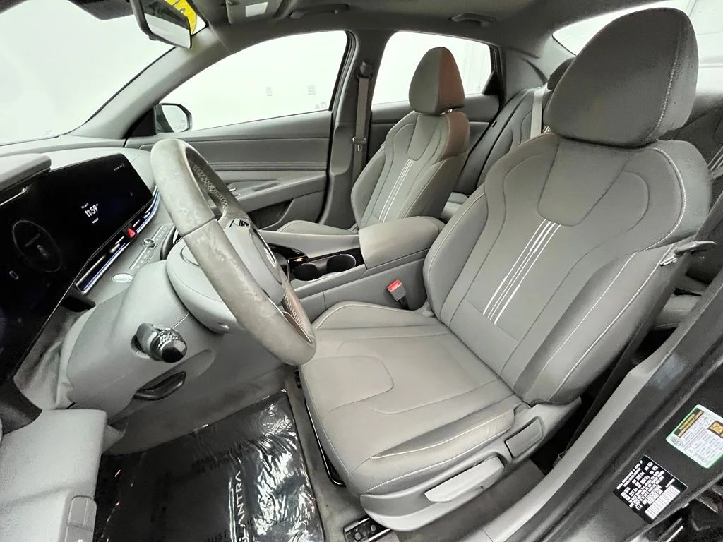 Used 2024 Gray Hyundai SEL image 19