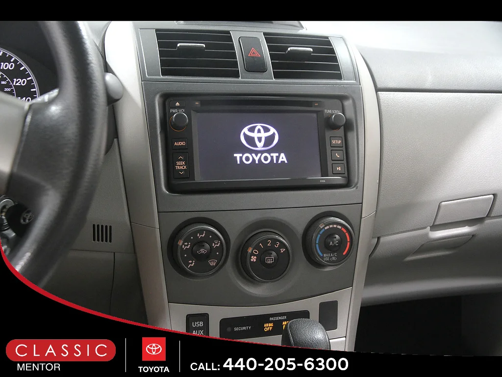 Used 2013 Classic Silver Metallic Toyota LE image 9
