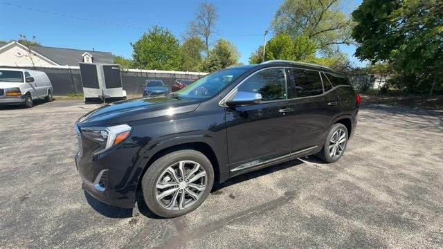 Used 2019 Ebony Twilight Metallic GMC Denali image 4