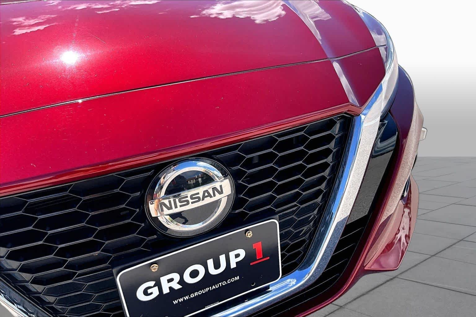 Used 2020 Scarlet Ember Tintcoat Nissan 2.5 SV image 30