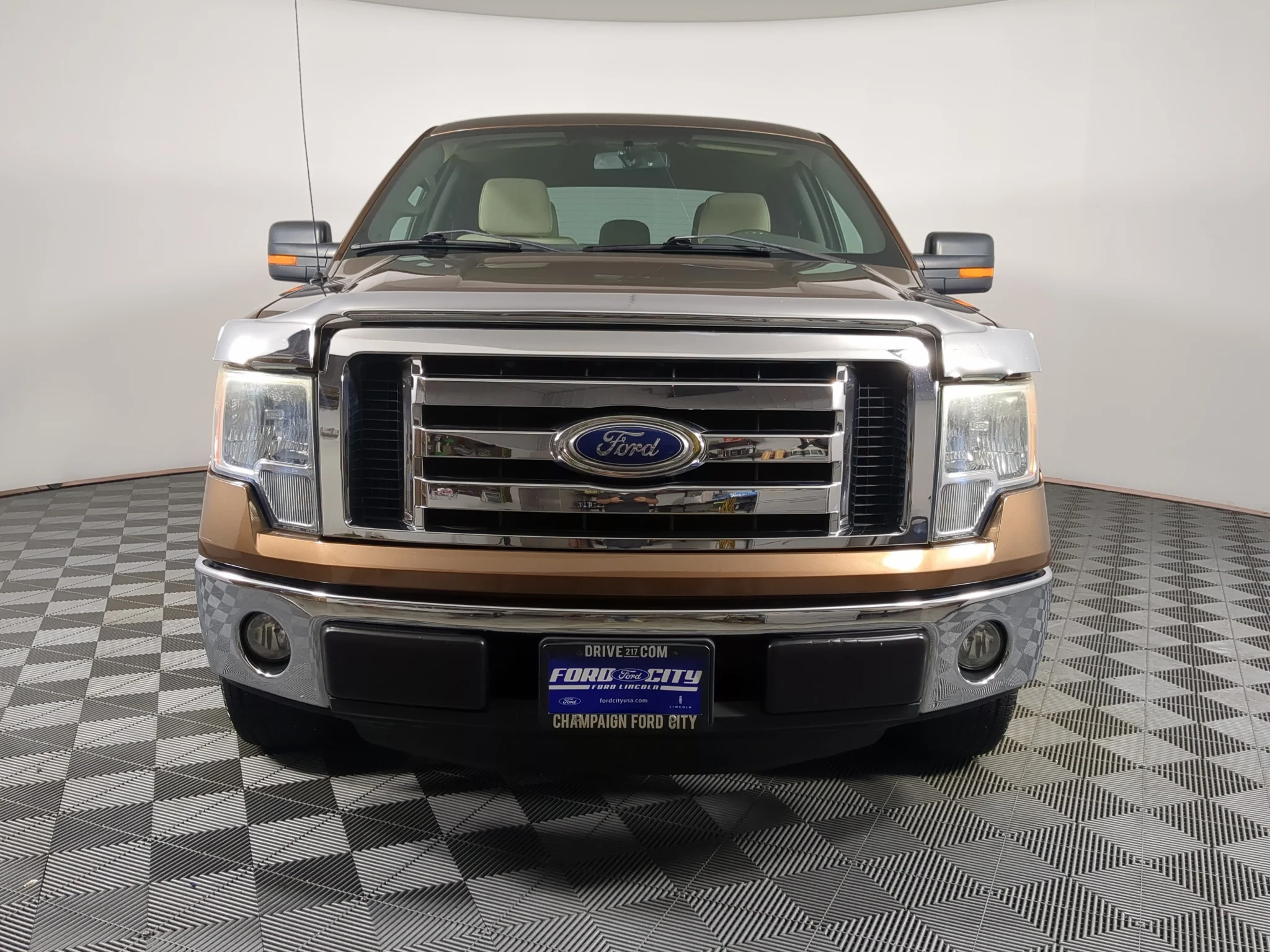 Used 2011 Golden Bronze Metallic Ford XLT image 4