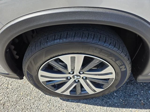 Used 2025 Silver Mitsubishi 2.0 SE image 21