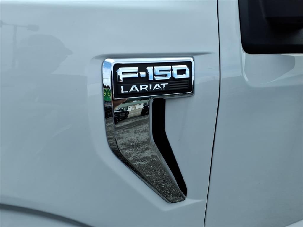 Used 2021 White Ford Lariat image 11