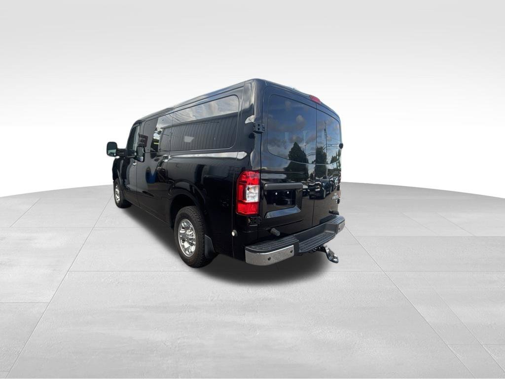 Used 2021 Black Nissan SL image 4