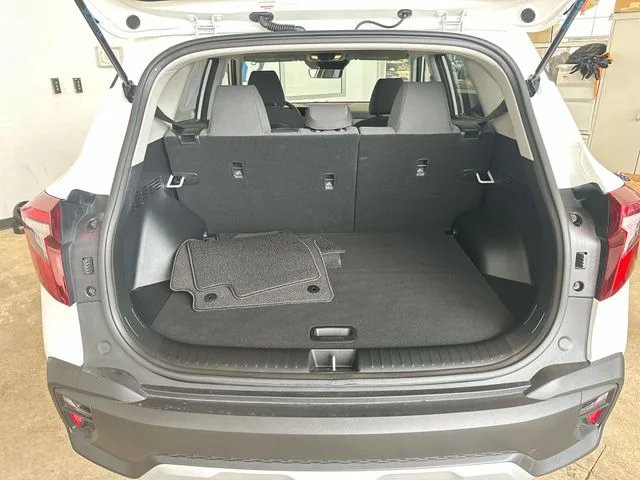 Used 2026 White Kia LX image 21