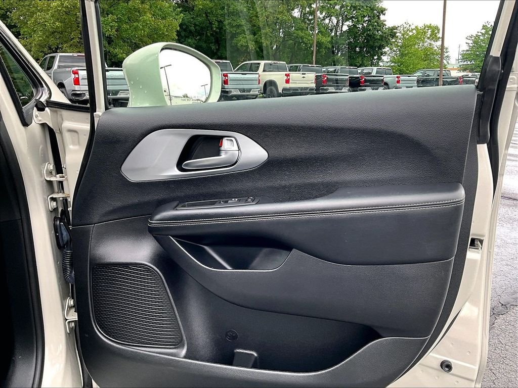 Used 2021 White Chrysler Touring image 12