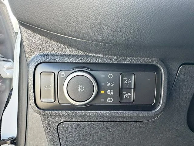 New 2027 White Ford 4DR 4WD ST-LINE image 21
