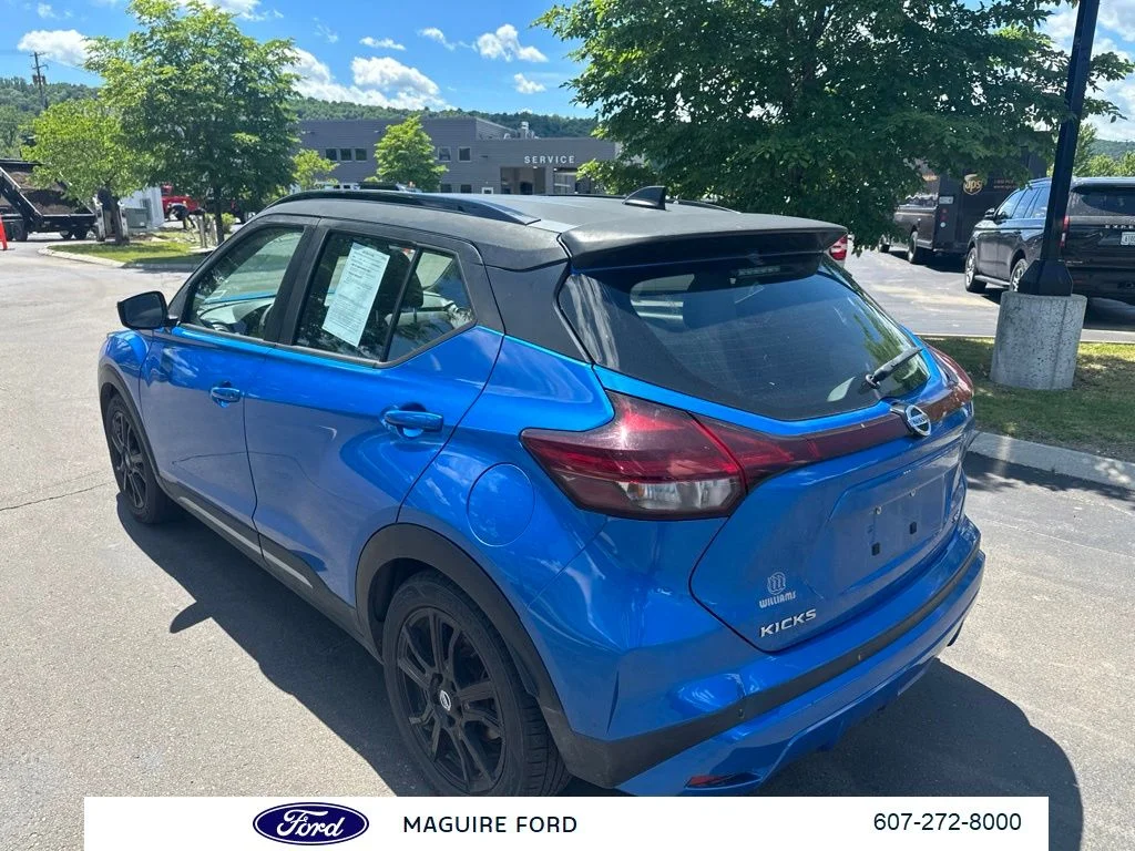 Used 2021  Nissan SR image 7