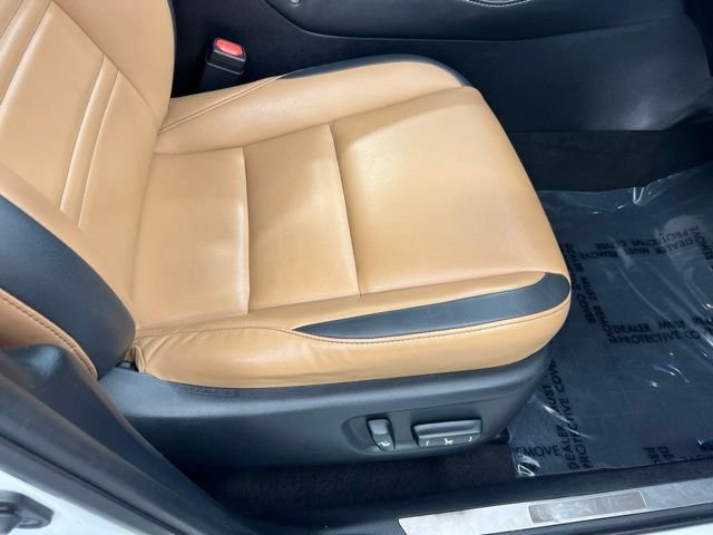 Used 2015 White Lexus 200t image 24