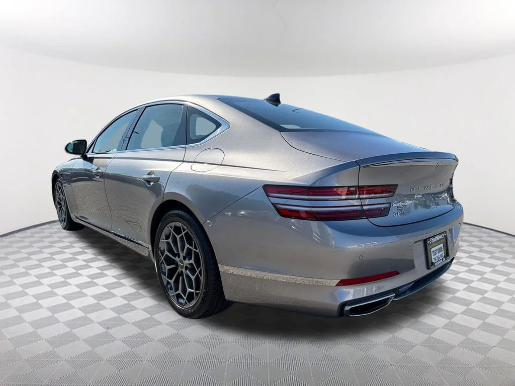 Used 2023 Silver Genesis 2.5T image 7