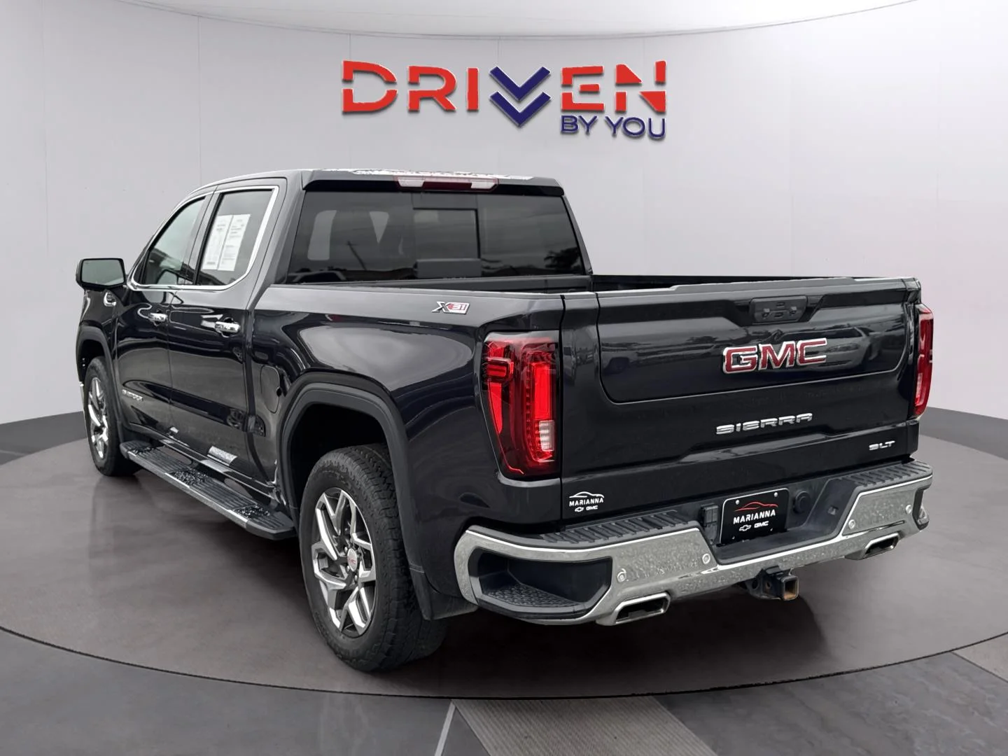Used 2024 Titanium Rush Metallic GMC SLT image 3