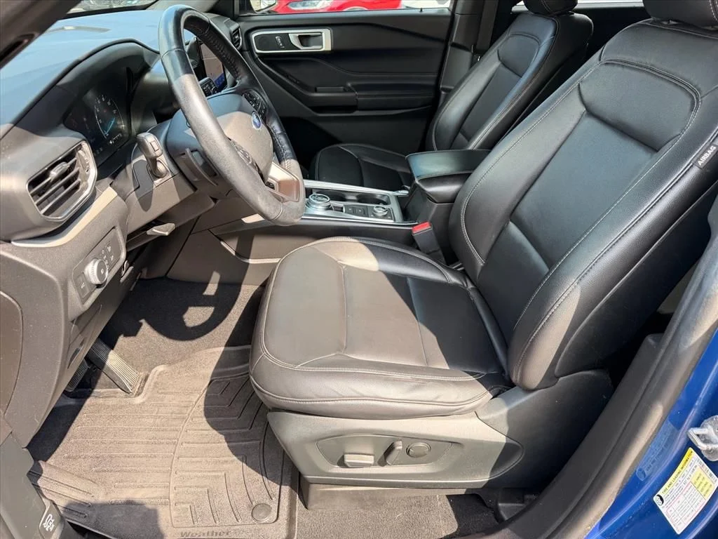 Used 2020 Blue Ford XLT image 8