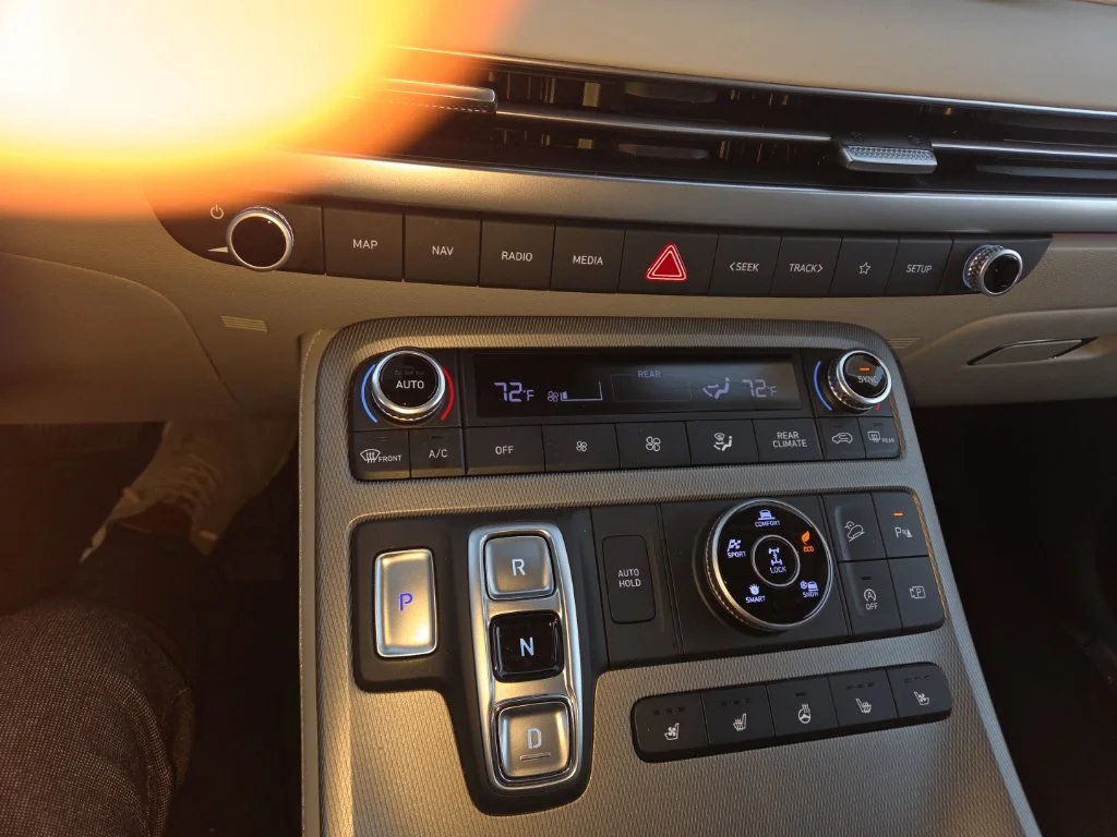 Used 2024 White Hyundai Limited image 13
