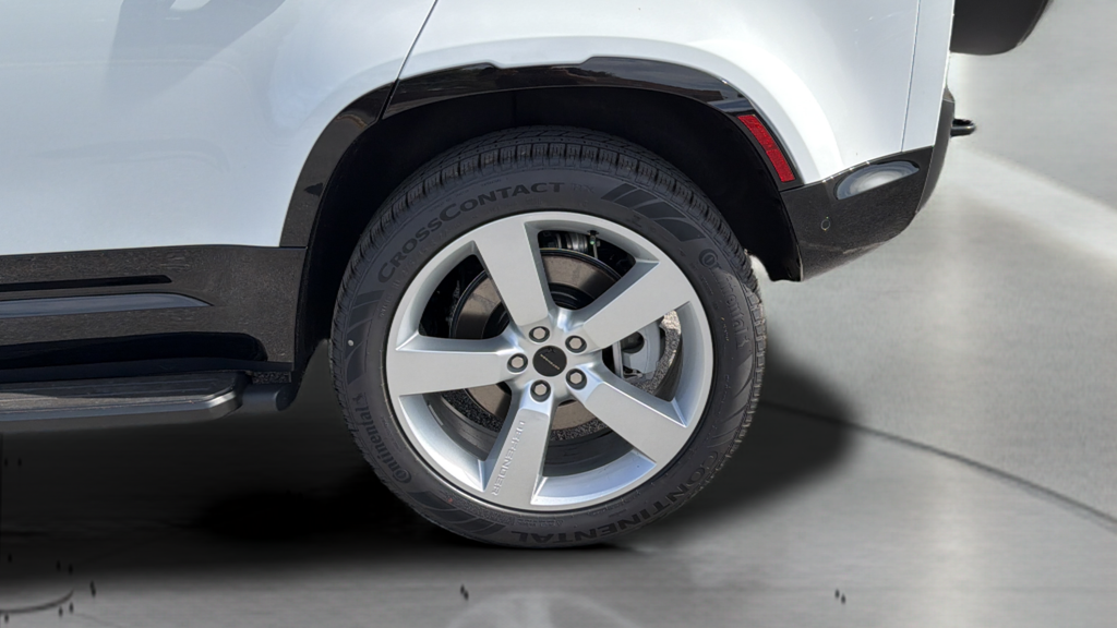 New 2026 Fuji White Land Rover X-Dynamic SE image 16