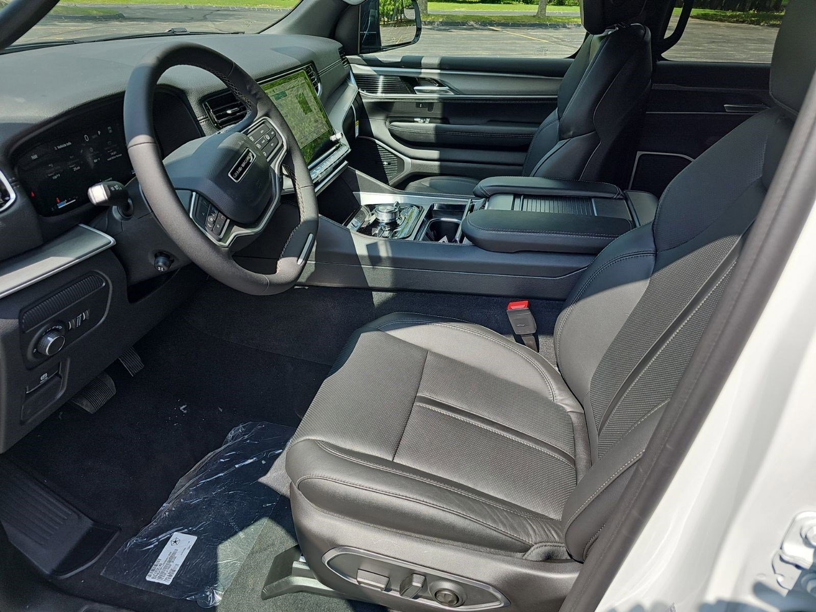 New 2026 Bright White Clearcoat Jeep Upland image 18