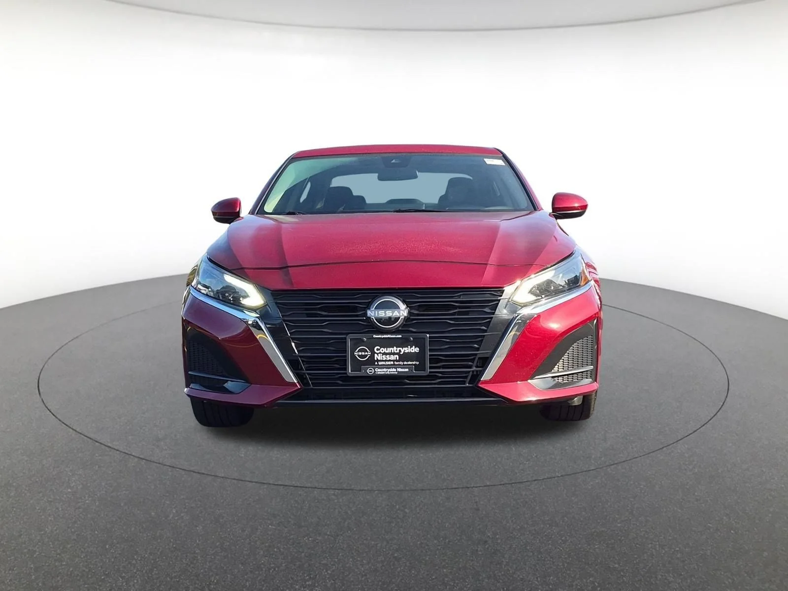 Used 2024 Scarlet Ember Nissan 2.5 SV image 2