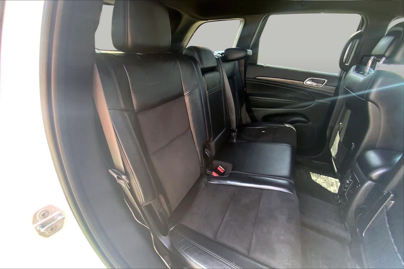 Certified Used 2022 Bright White Clearcoat Jeep Laredo X image 18