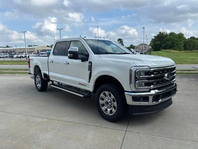 New 2026 Star White Metallic Tri-Coat Ford F-350® Lariat® image 34