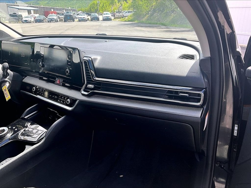 Used 2023 Fusion Black Kia LX image 13