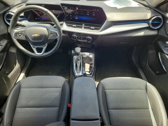 2025 Chevrolet Trax LT - Photo 13