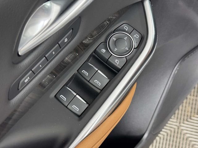 Used 2022 White Cadillac Premium Luxury image 18