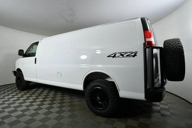2025 Chevrolet Express Cargo Work Van - Photo 14