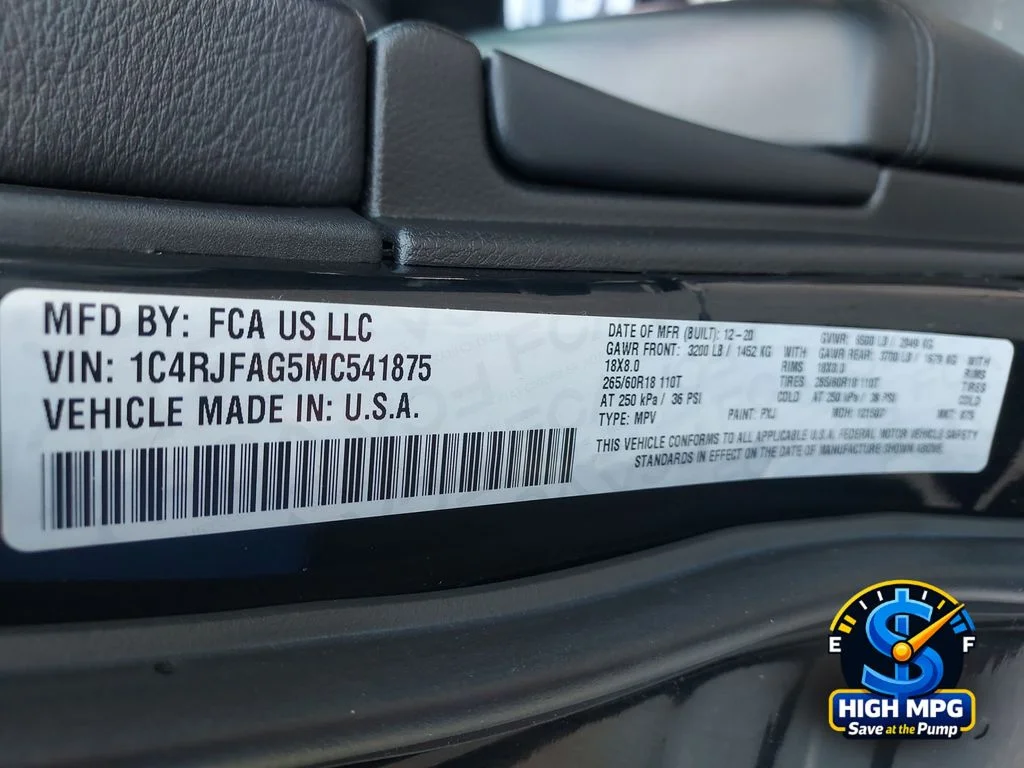 Used 2021 Black Jeep Laredo E image 35