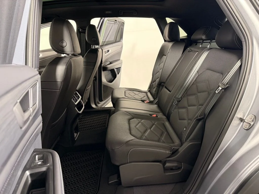 New 2026 Silver Volkswagen 2.0T SE w/Technology image 19