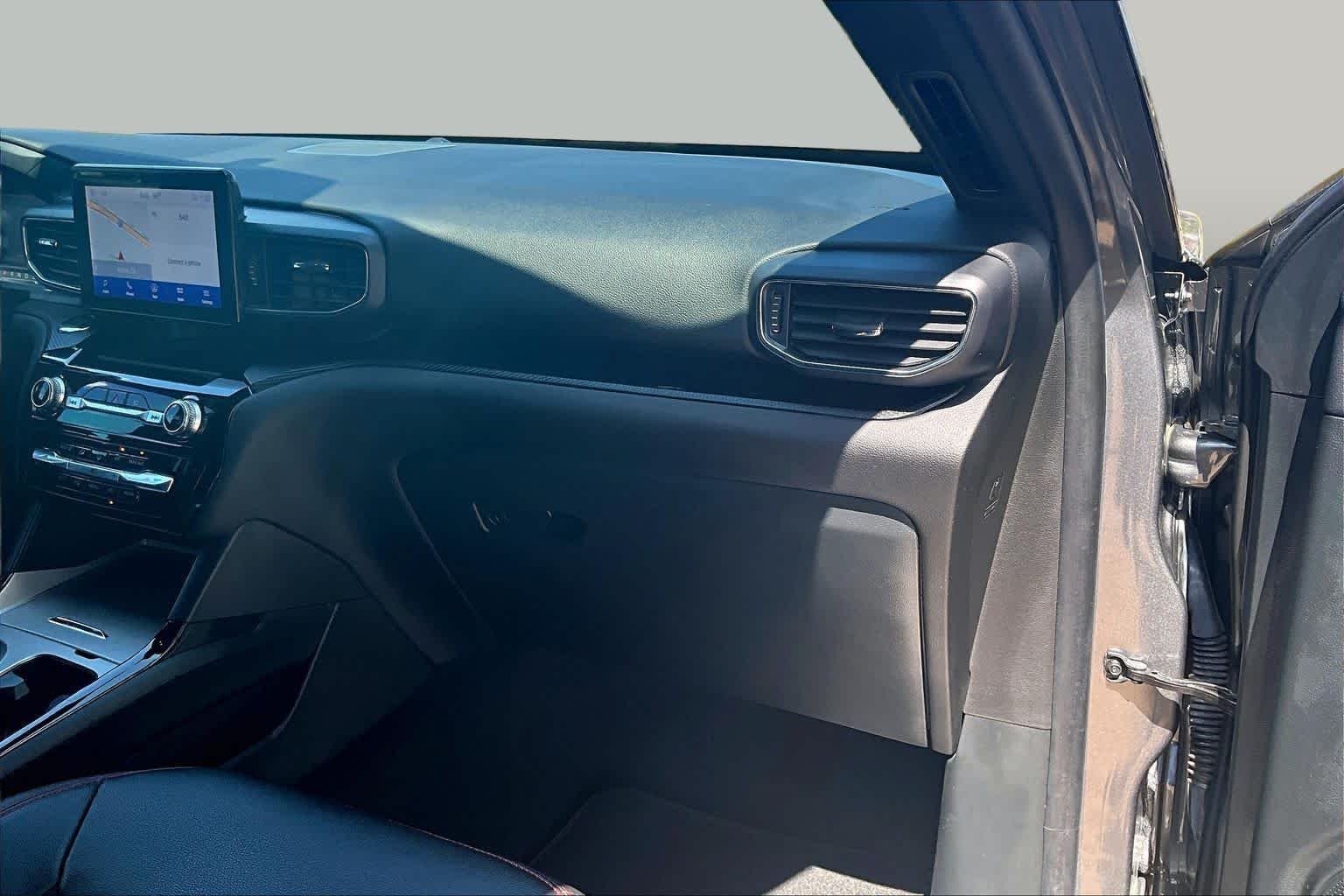 Used 2023 Carbonized Gray Metallic Ford ST-Line image 18