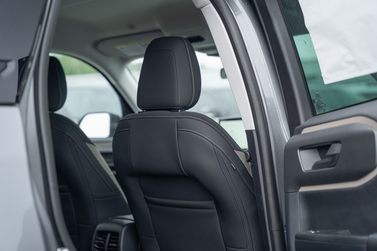 New 2026 Carbonized Gray Metallic Ford Big Bend® image 10