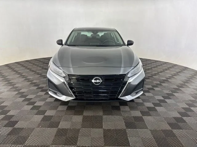 Used 2025 Gray Nissan 2.5 SV image 2