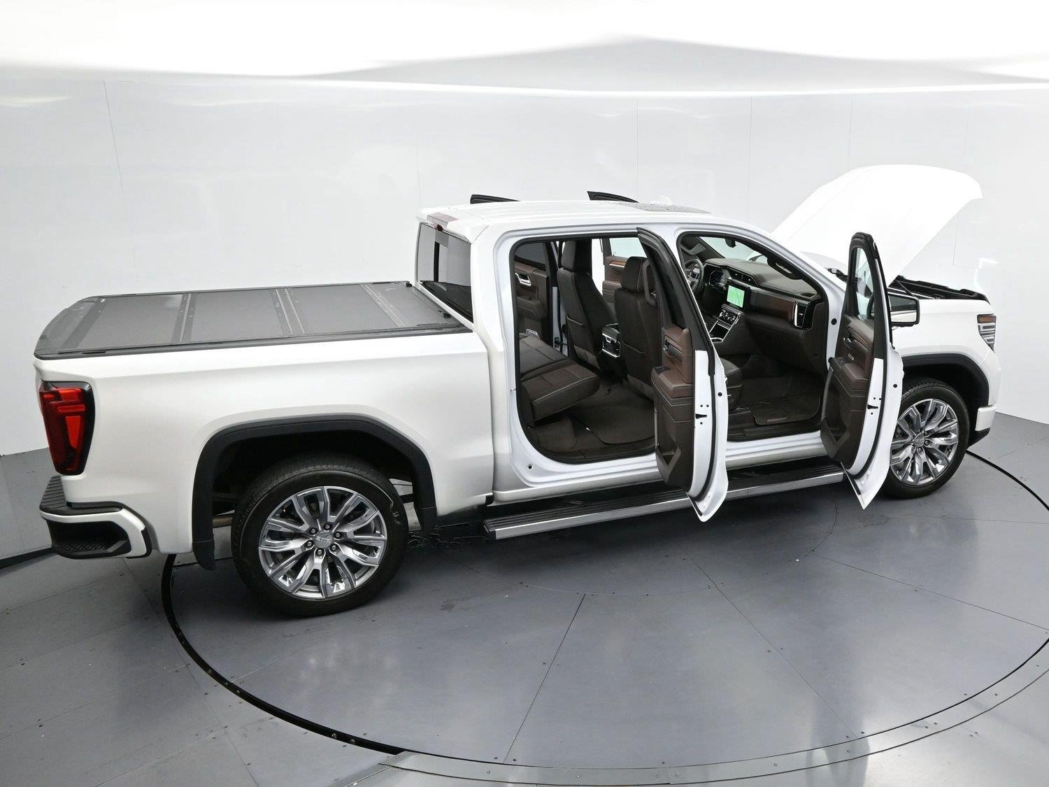 Used 2024 White Frost Tricoat GMC Denali image 42
