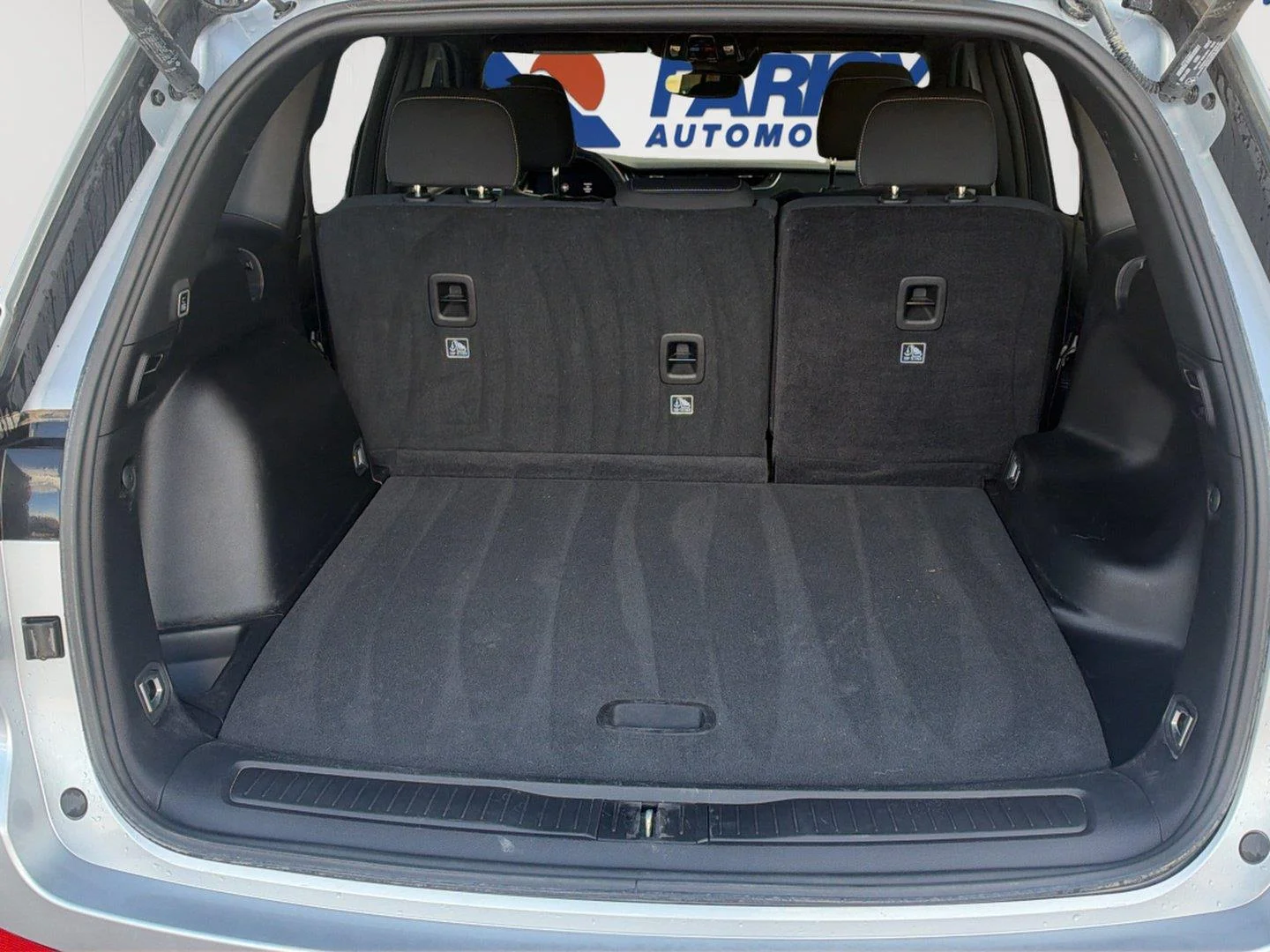 Used 2024 Silver Zynith Jeep Laredo X image 9