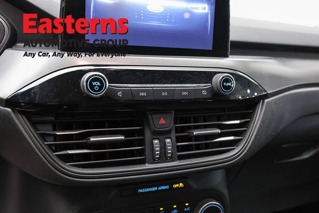 Used 2023 Black Ford Active image 18