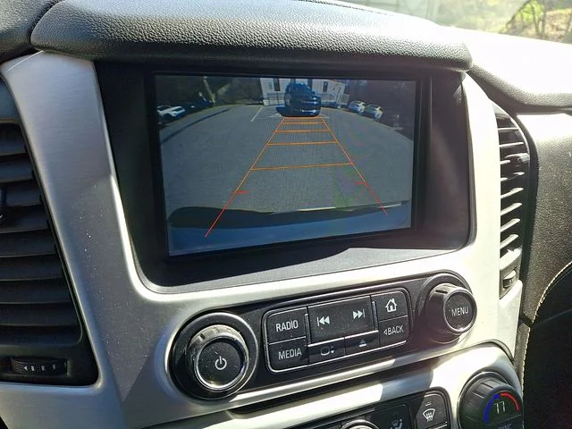 Used 2015 White GMC SLE image 21