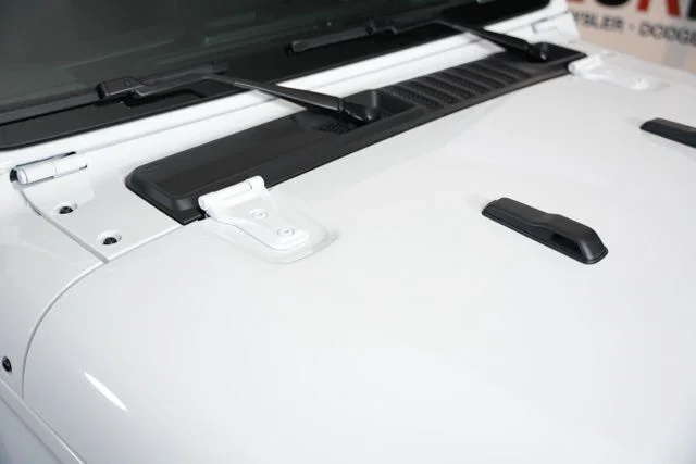 New 2026 Bright White Clear-Coat Exterior Paint Jeep Sport S image 52
