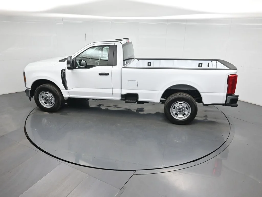 New 2026 Oxford White Ford XL image 33
